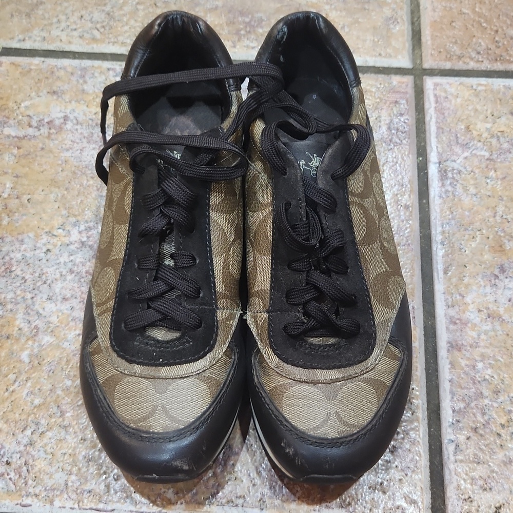 Coach logo sneakers women's size 7 good condition
